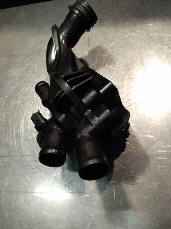 Termostat / obudowa termostatu – Citroen C4 I (2004-2010)