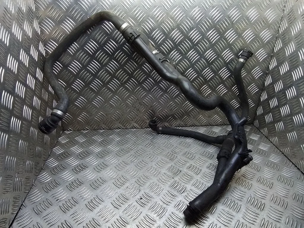 Mootori jahutusvedeliku toru / voolik – BMW 7-seeria E65 E66 (2001-2008)