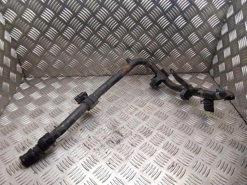 Engine coolant pipe/hose