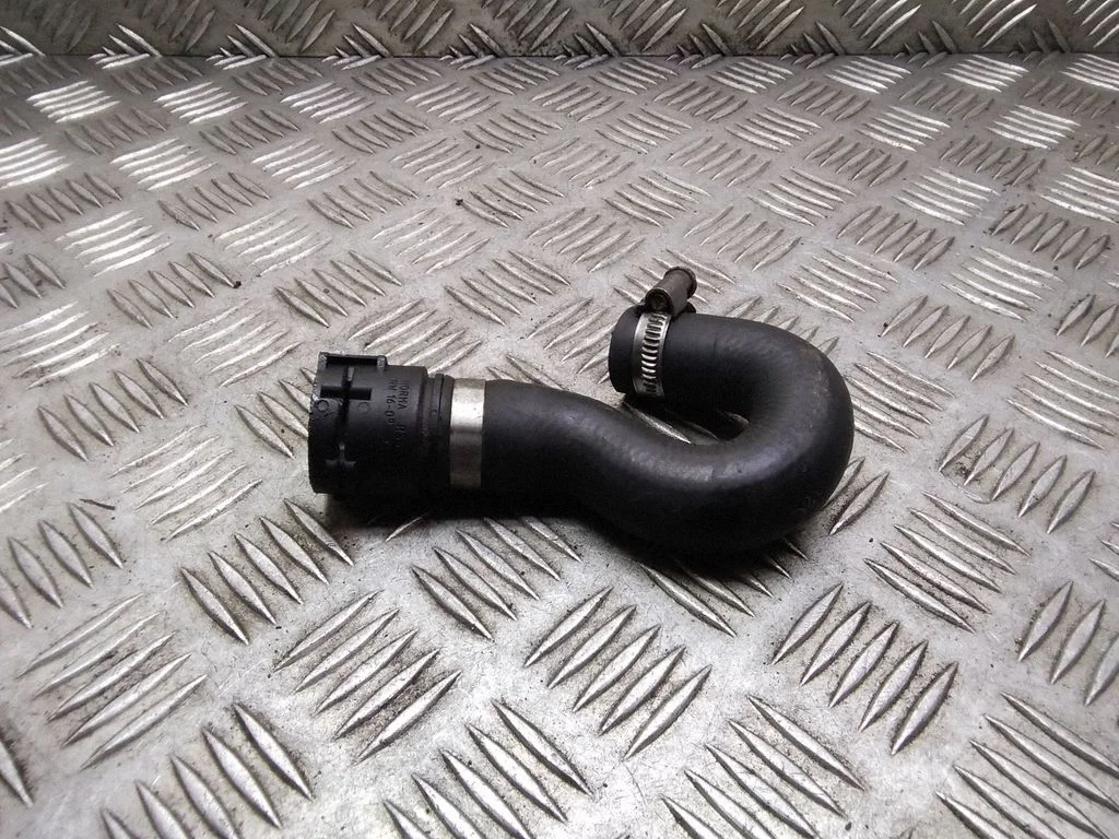 Engine coolant pipe/hose – BMW 7 Series E65 E66 (2001-2008)