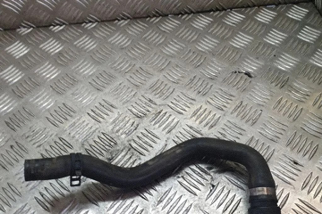 Mootori jahutusvedeliku toru / voolik – BMW 1-seeria F20 F21 (2011-2019)