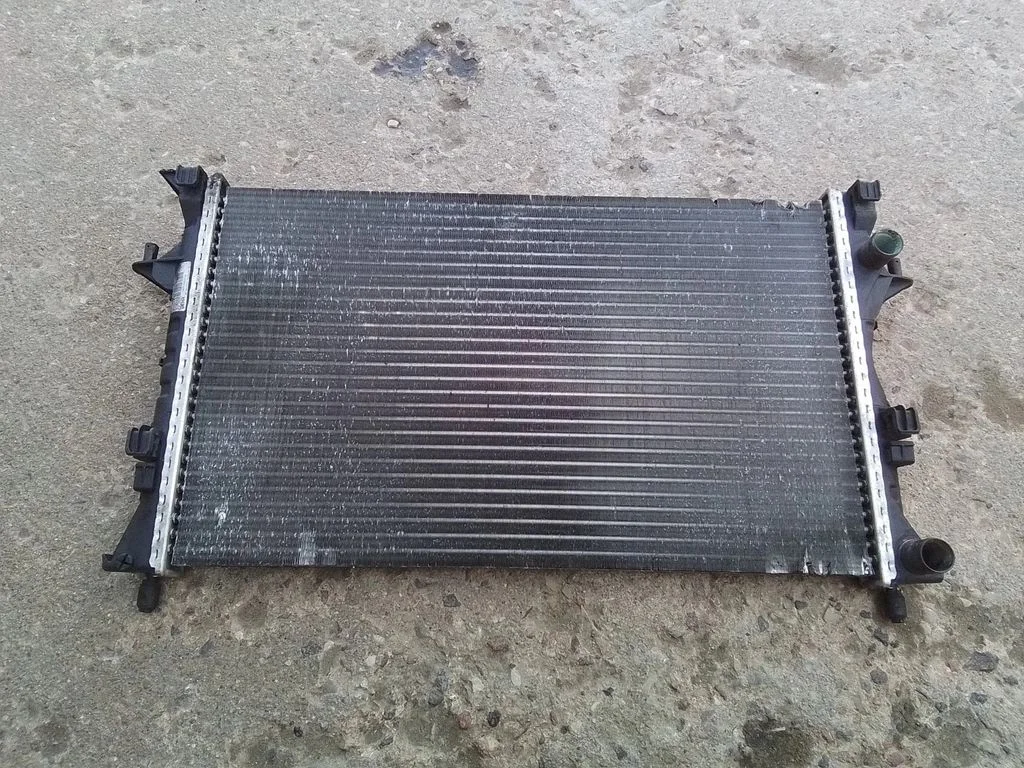 Jahutusvedeliku radiaator – Renault Laguna II (2001-2007)