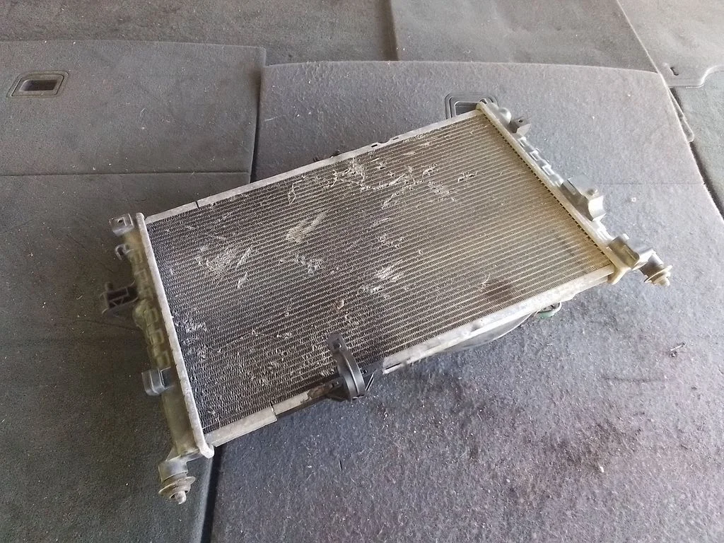 Jahutusvedeliku radiaator 13193152