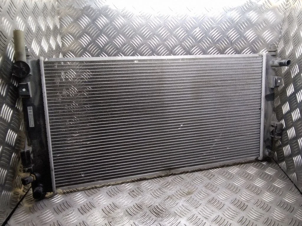 Dzesēšanas šķidruma radiators – Nissan Leaf I (ZE0) (2010-2017)