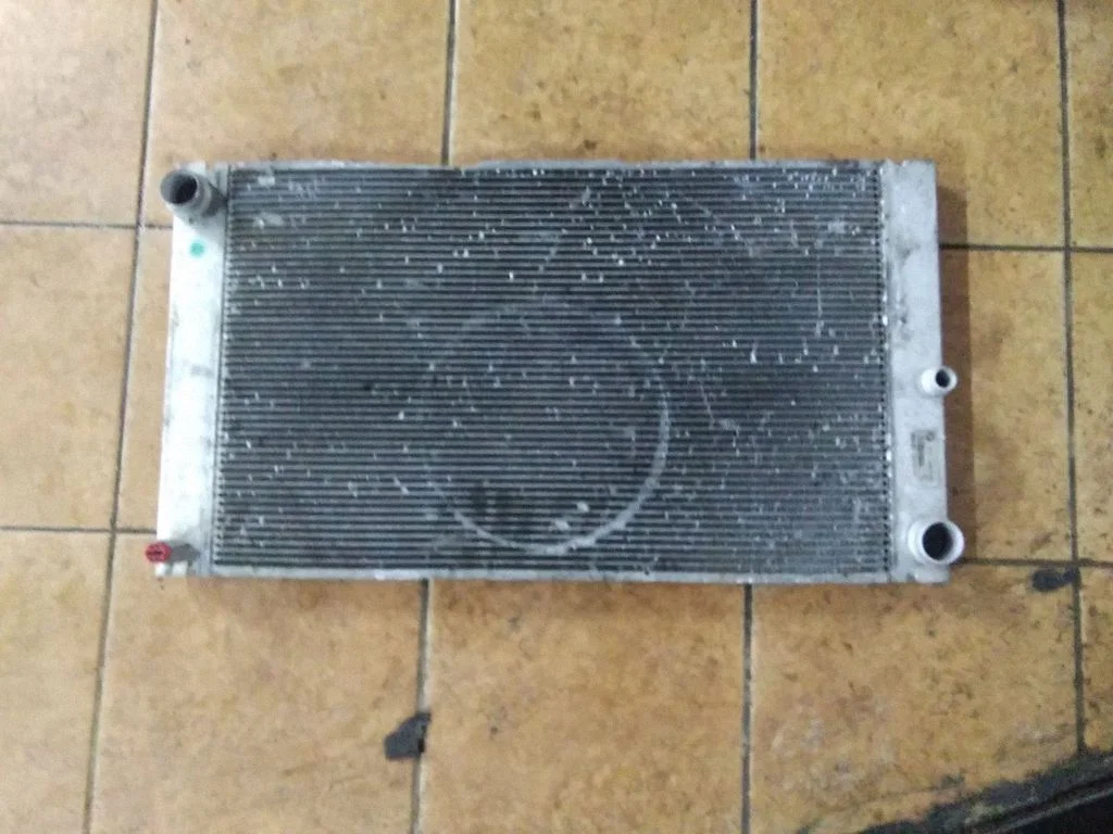 Jahutusvedeliku radiaator – BMW 5-seeria E60 E61 (2004-2010)