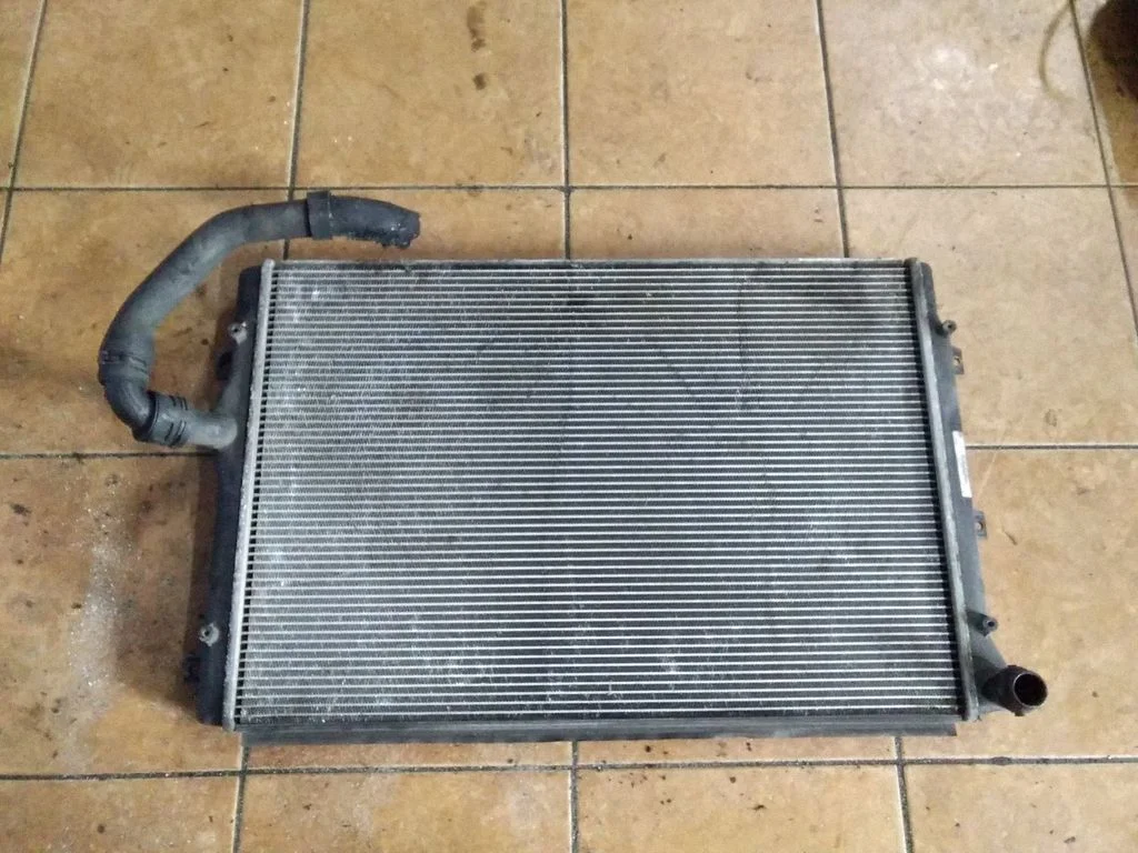 Coolant radiator – Volkswagen Golf IV (1998-2005)