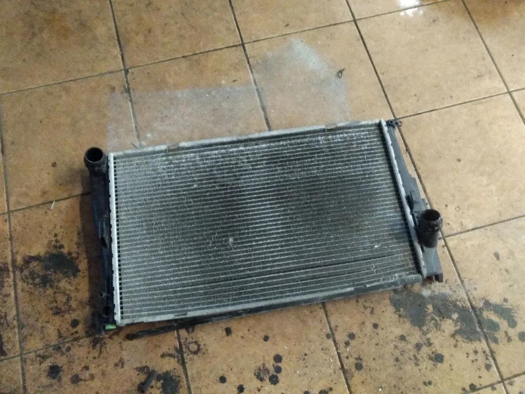 Dzesēšanas šķidruma radiators – BMW 1. sērija E81 E87 (2004-2011)