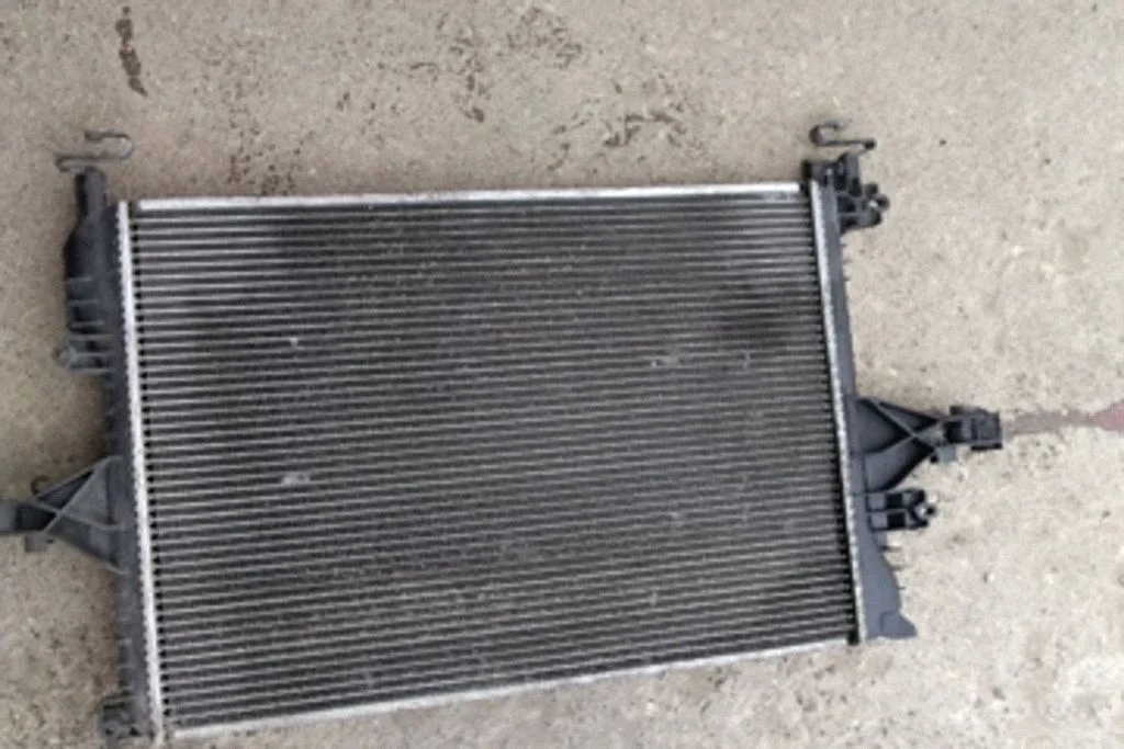 Coolant radiator – Volvo S80 (2004-2006)