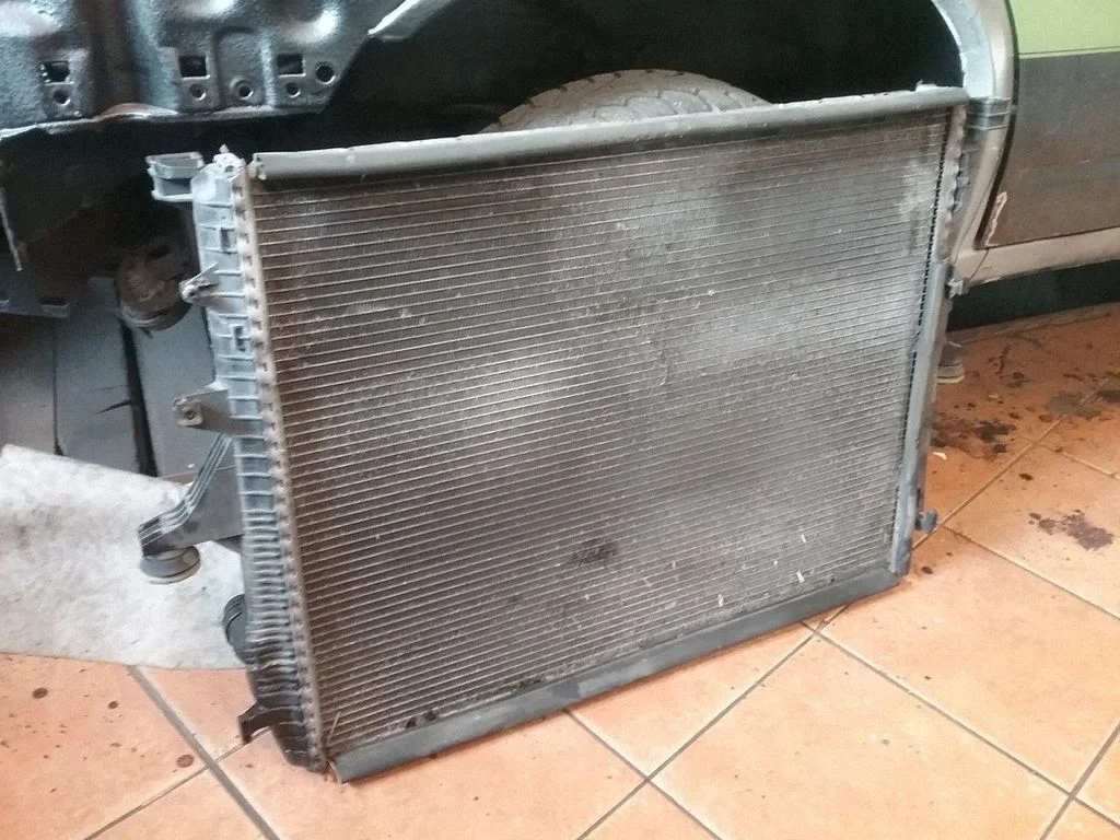 Jahutusvedeliku radiaator – Volkswagen Touareg I (2002-2010)