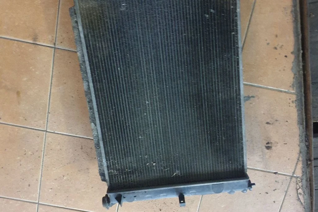 Jahutusvedeliku radiaator – Mazda MPV II LW (1999-2007)