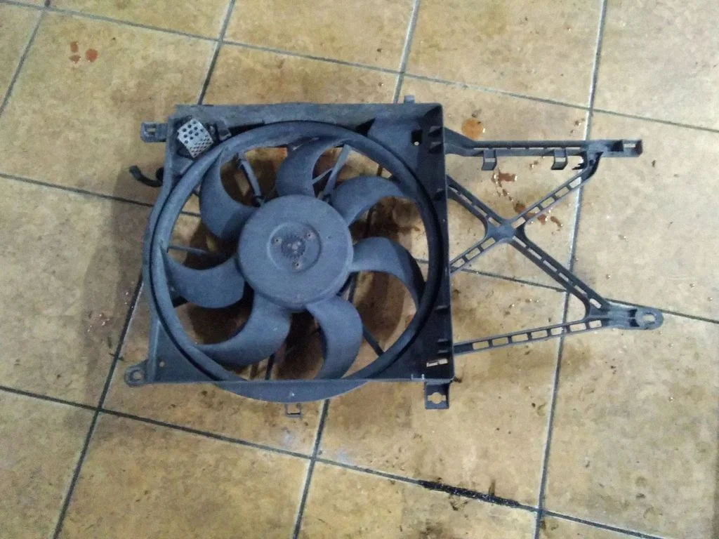 Elektriline radiaatori jahutusventilaator – Opel Zafira B (2005-2014)