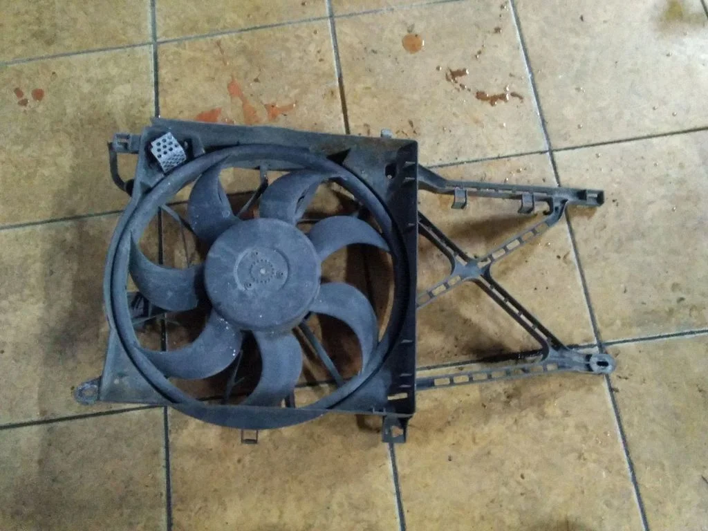 Elektriline radiaatori jahutusventilaator – Opel Zafira B (2005-2014)