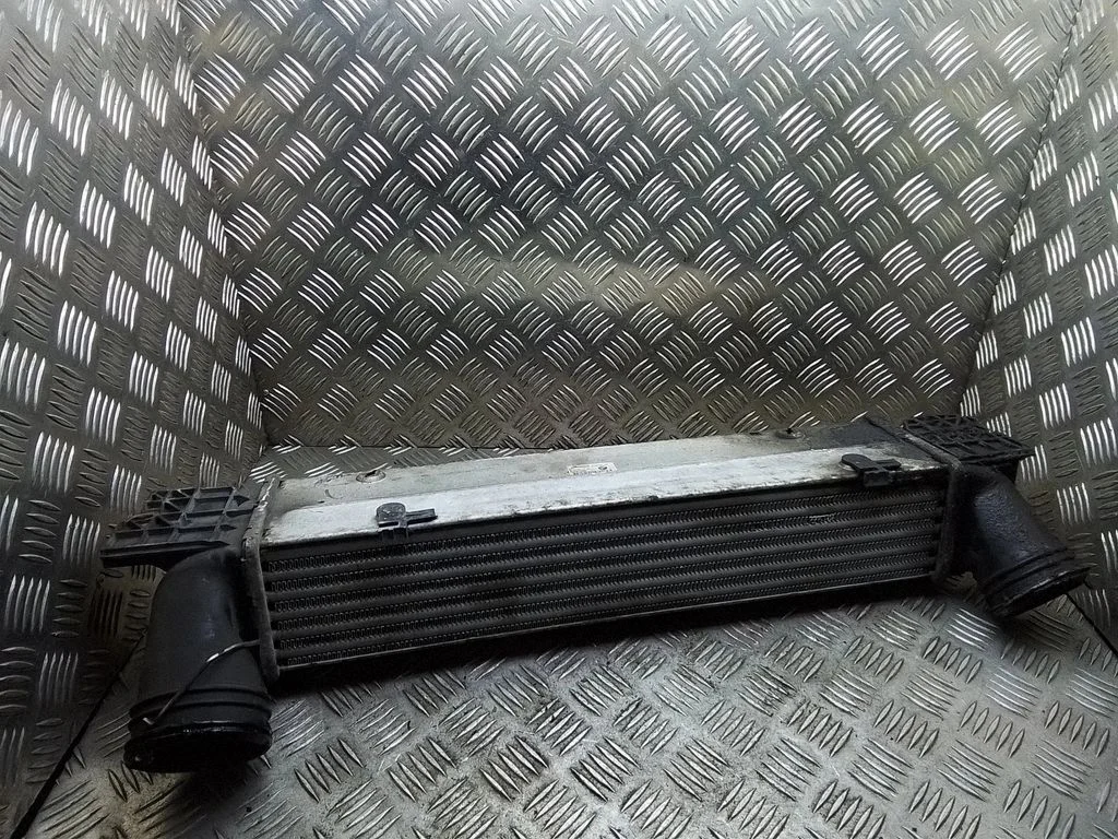 Starpdzesētāja (interkūlera) radiators – BMW 3. sērija E90 E91 (2005-2012)