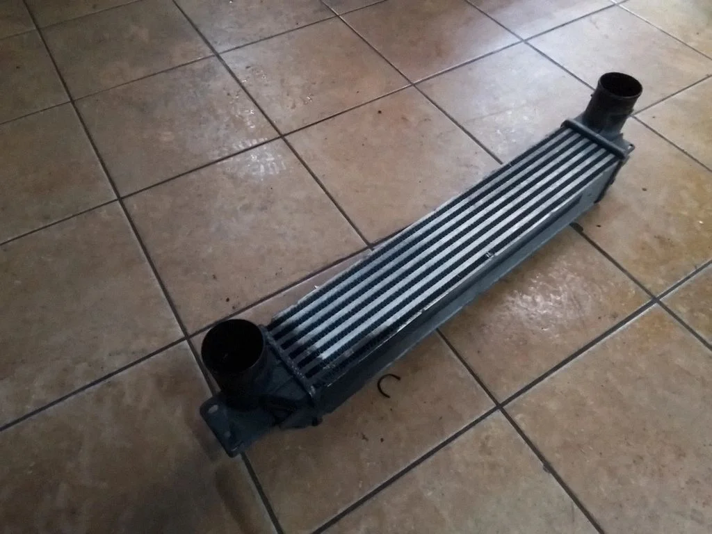 Starpdzesētāja (interkūlera) radiators 96629070