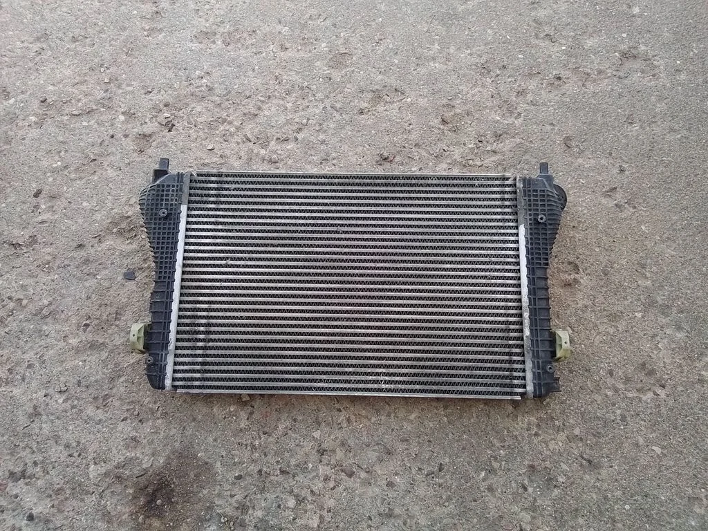 Starpdzesētāja (interkūlera) radiators – Volkswagen Tiguan (2007-2016)