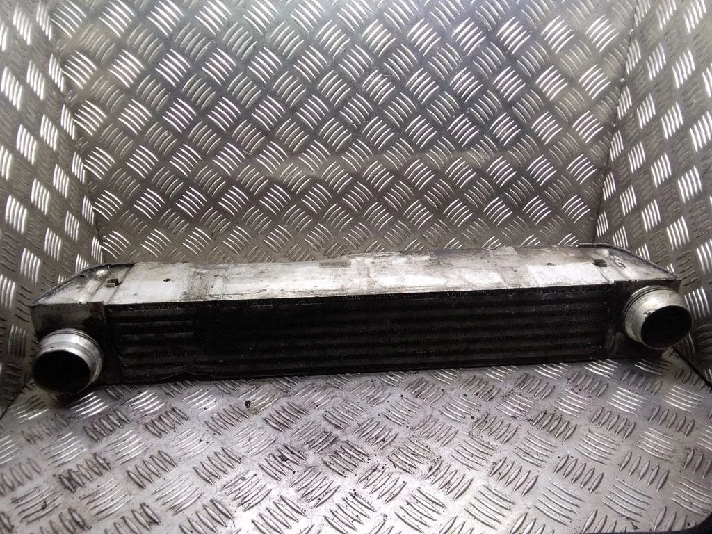 Starpdzesētāja (interkūlera) radiators – BMW 5. sērija E60 E61 (2004-2010)
