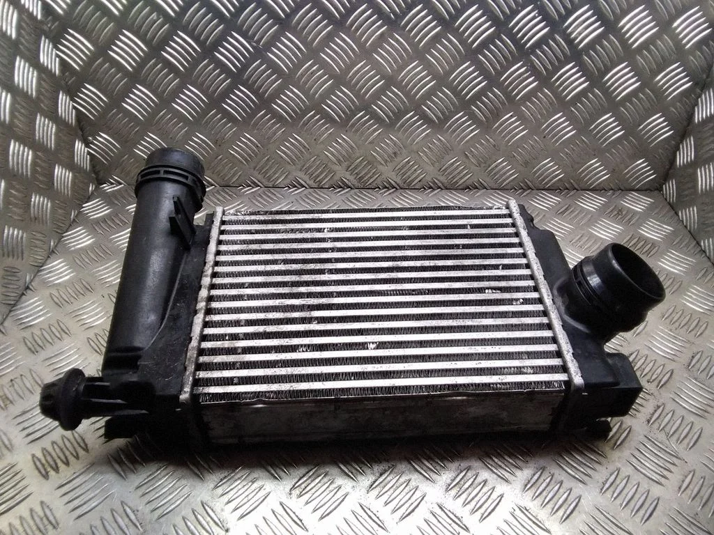 Starpdzesētāja (interkūlera) radiators – Nissan Qashqai (2010-2014)
