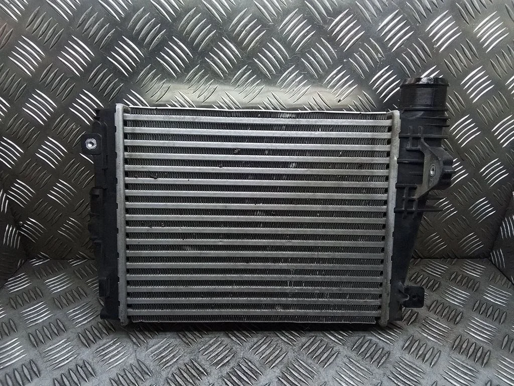 Vahejahuti radiaator 9806562180