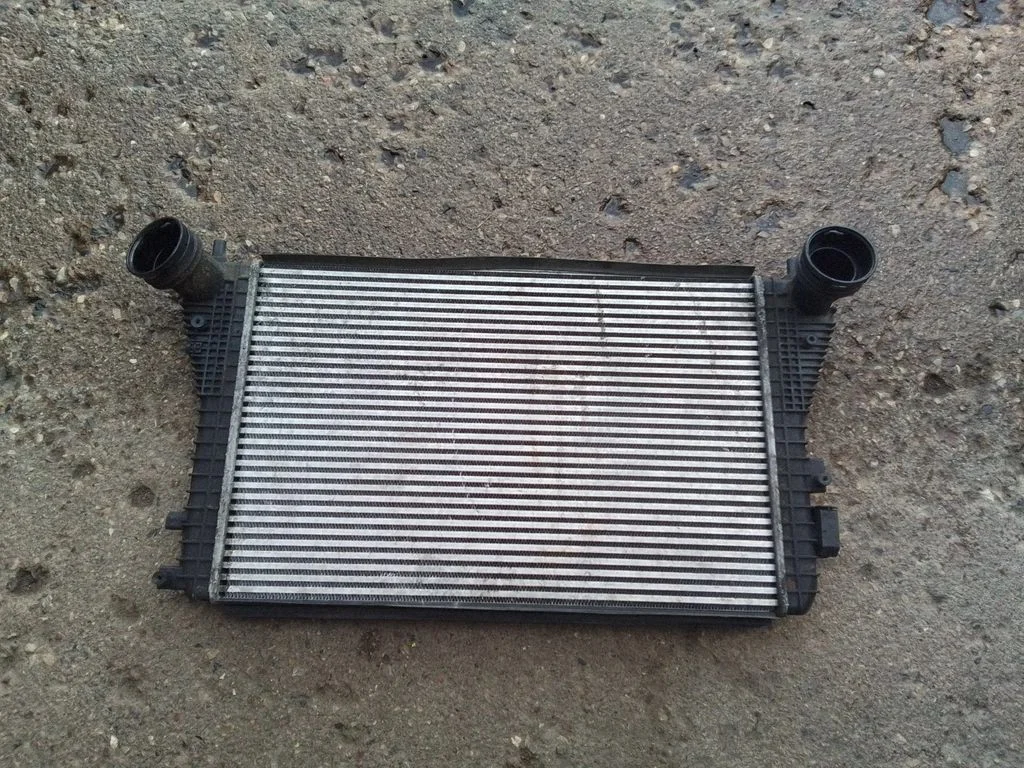 Vahejahuti radiaator – Volkswagen Passat B5.5 (2001-2005)