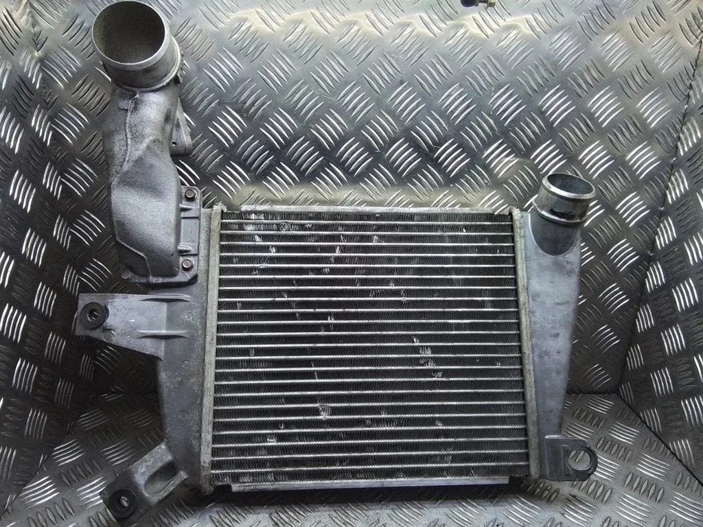 Vahejahuti radiaator 1271002991