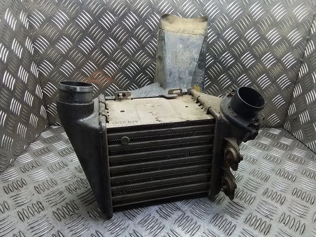 Vahejahuti radiaator 1Z9807394