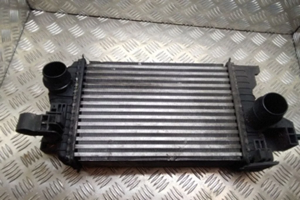 Starpdzesētāja (interkūlera) radiators 13283253
