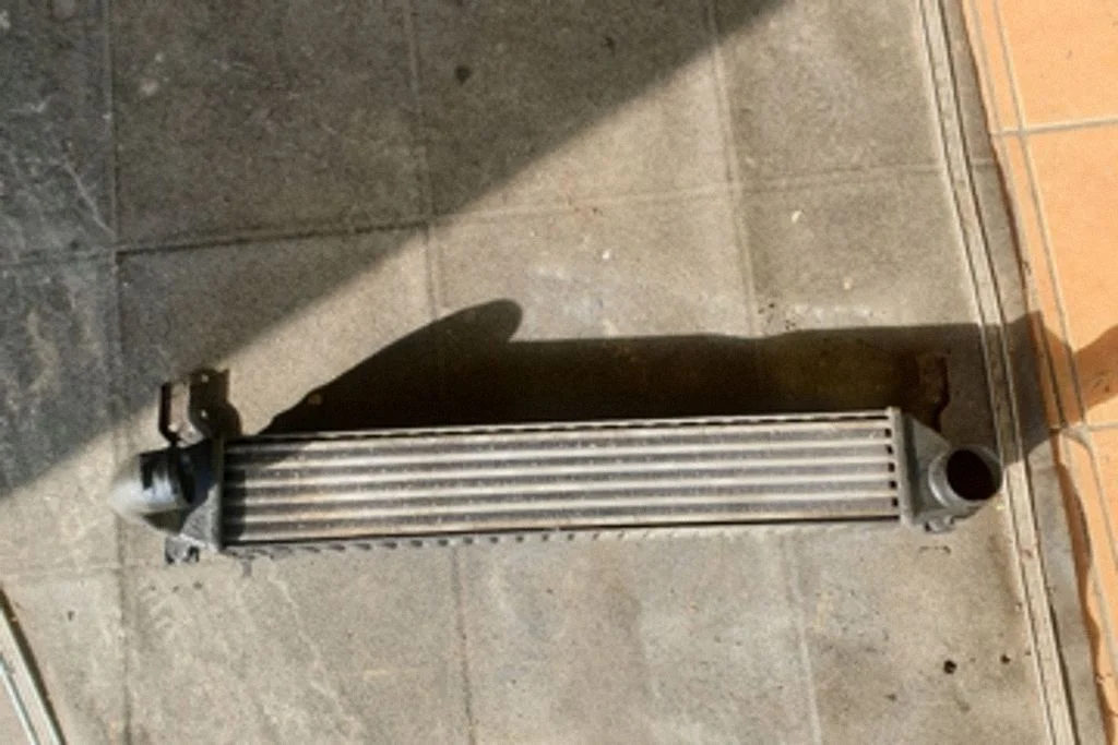 Starpdzesētāja (interkūlera) radiators – Volkswagen Sharan (2001-2010)