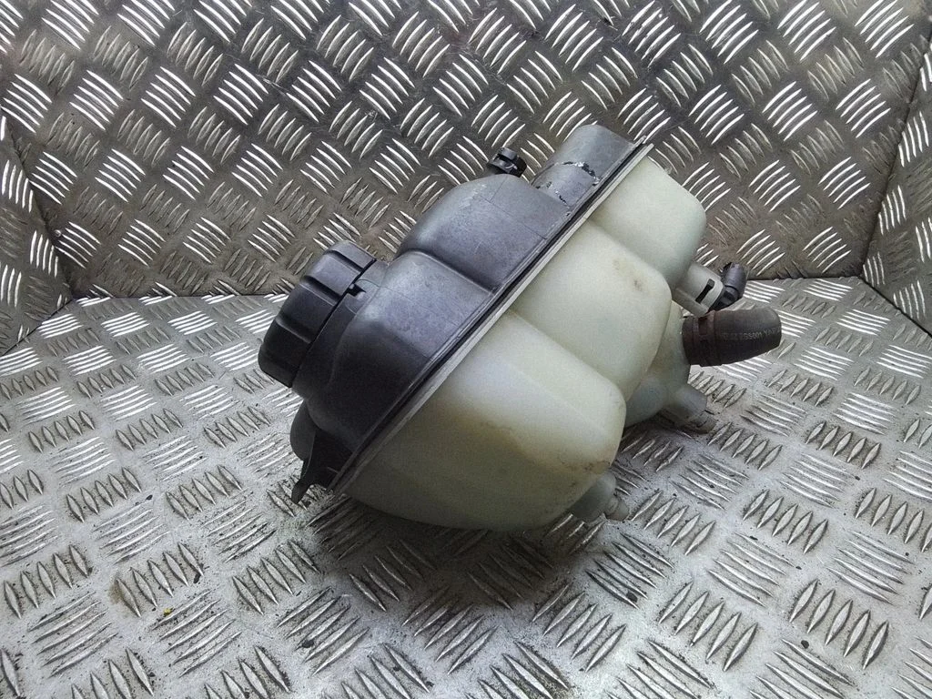 Coolant expansion tank/reservoir – Mercedes-Benz CLS-Class C219 (2003-2011)