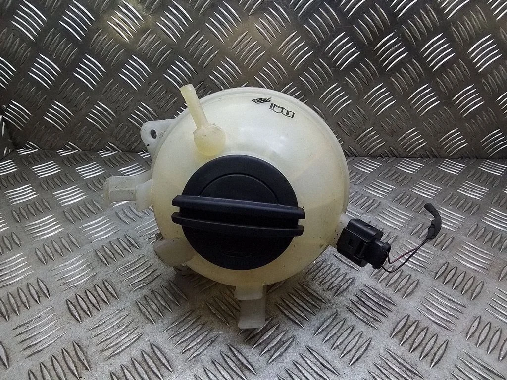 Coolant expansion tank/reservoir – Volkswagen Tiguan (2007-2016)