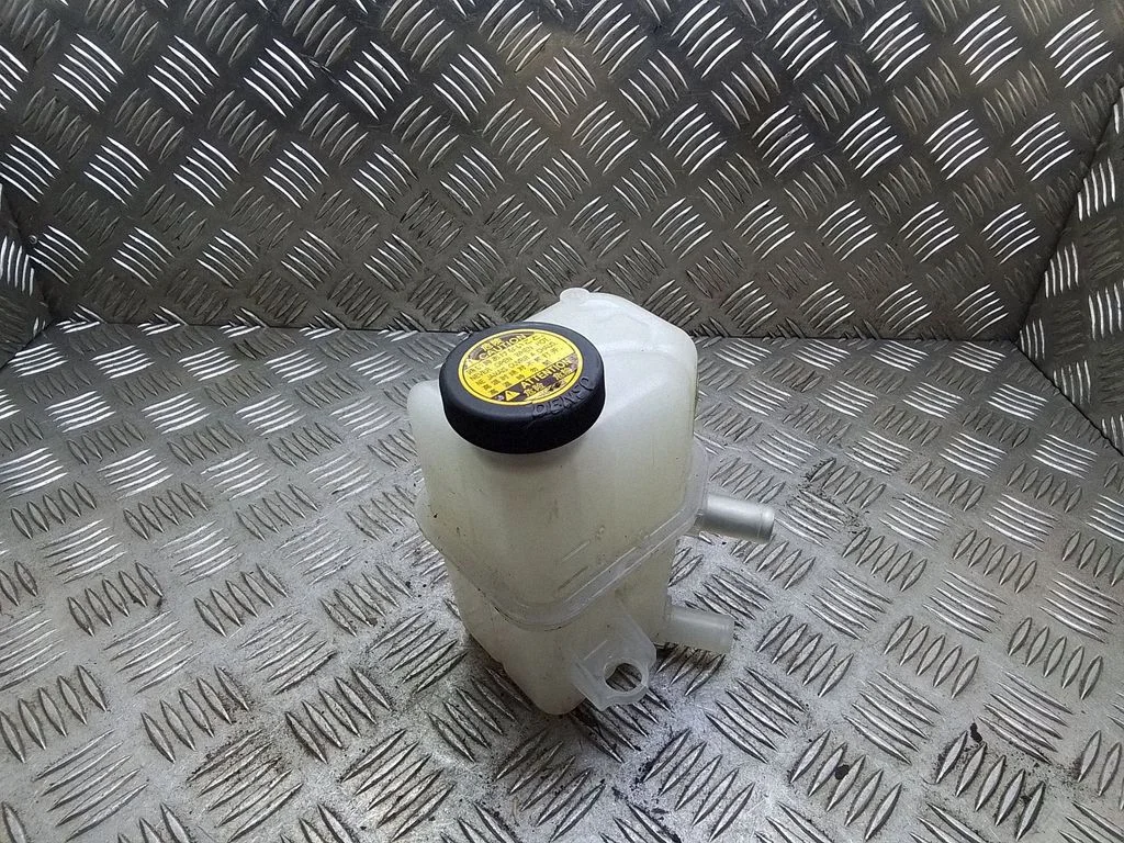 Coolant expansion tank/reservoir – Toyota Prius (XW30) (2009-2015)