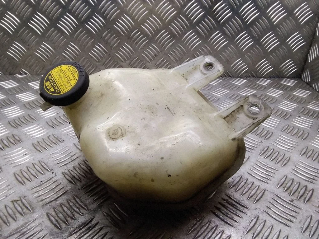 Coolant expansion tank/reservoir – Toyota RAV 4 (XA20) (2000-2005)