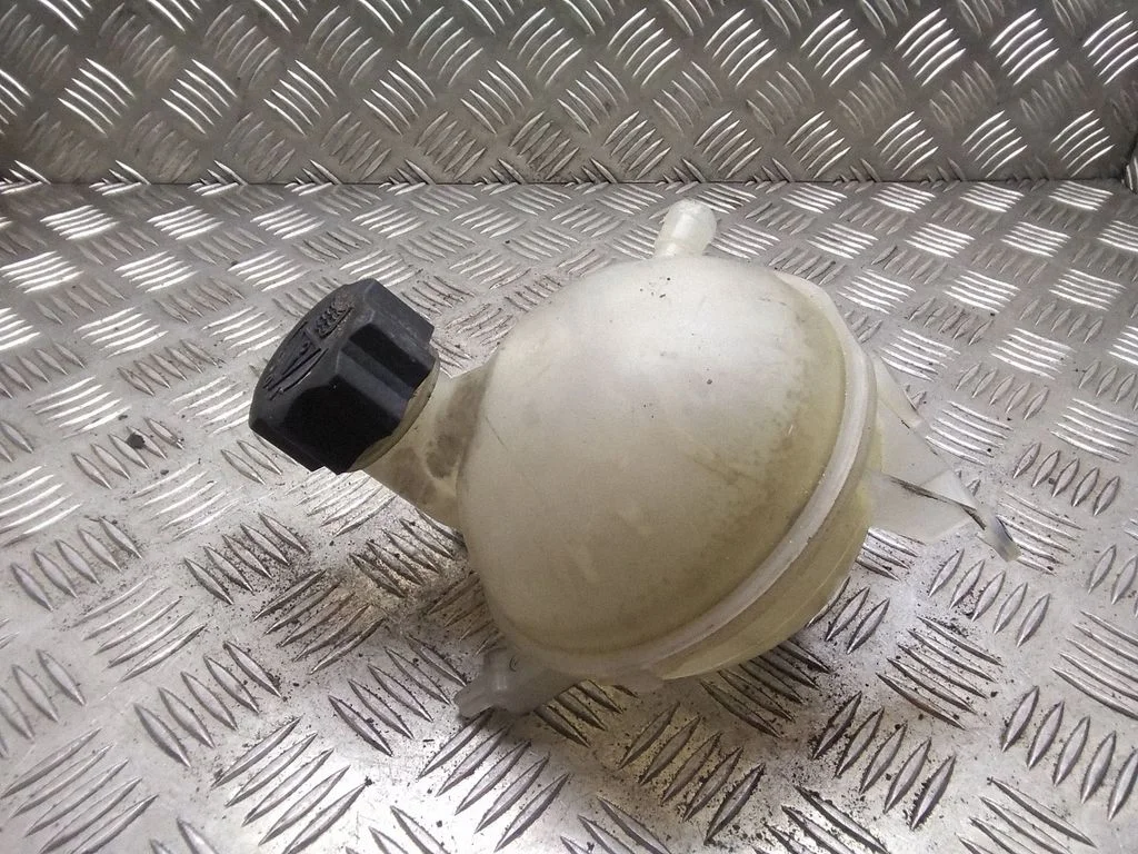 Coolant expansion tank/reservoir – Citroen C4 I (2004-2010)