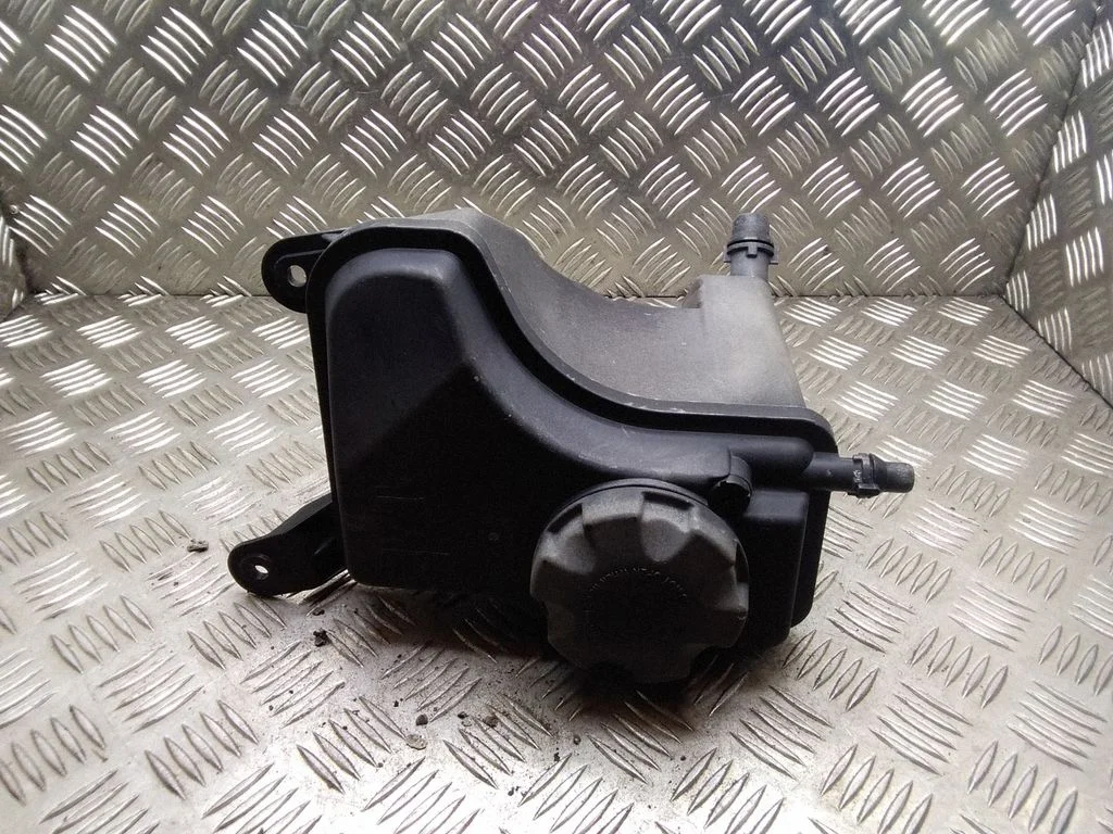 Jahutusvedeliku paisupaak – BMW 1-seeria E81 E87 (2004-2011)