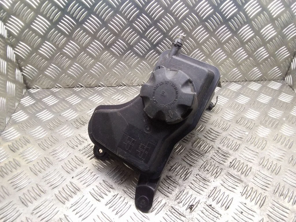 Jahutusvedeliku paisupaak – BMW 1-seeria E81 E87 (2004-2011)