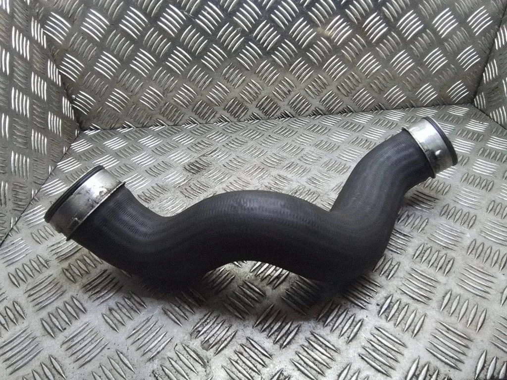 Intercooler hose/pipe – Mercedes-Benz CLS-Class C219 (2003-2011)
