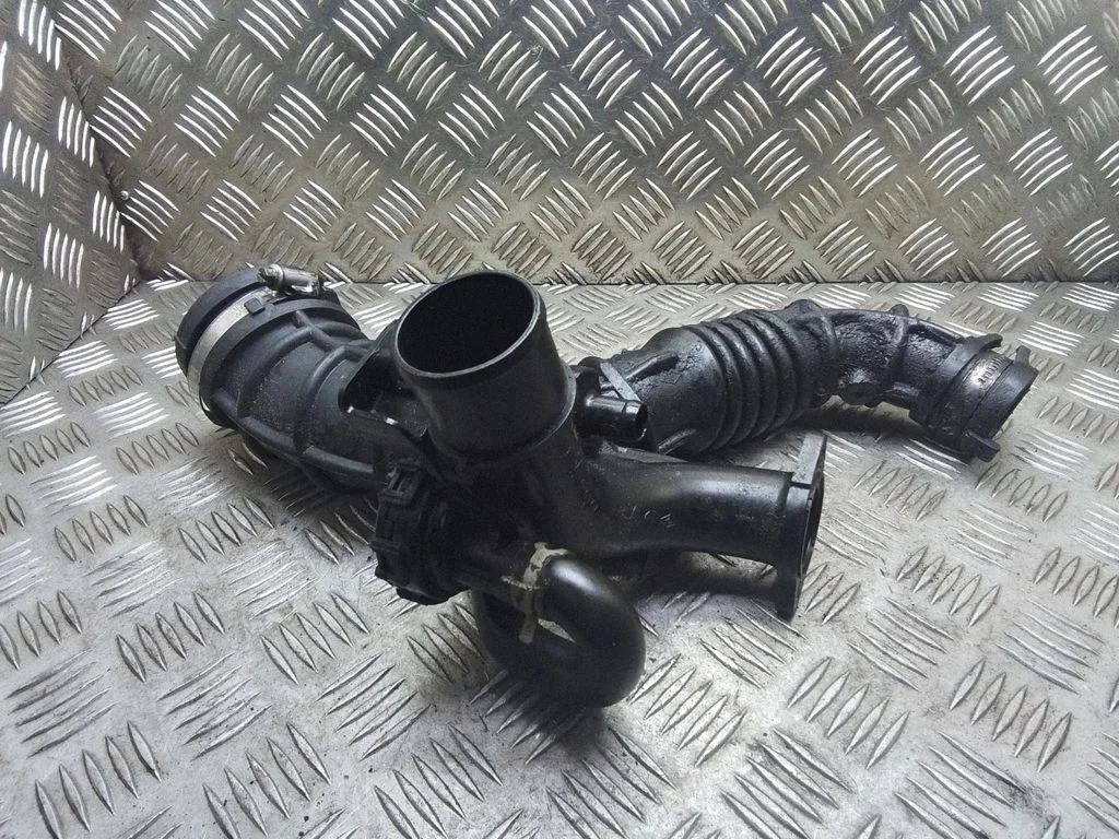 Vahejahuti voolik (-ud)/ toru (-d) – Renault Megane II (2002-2005)