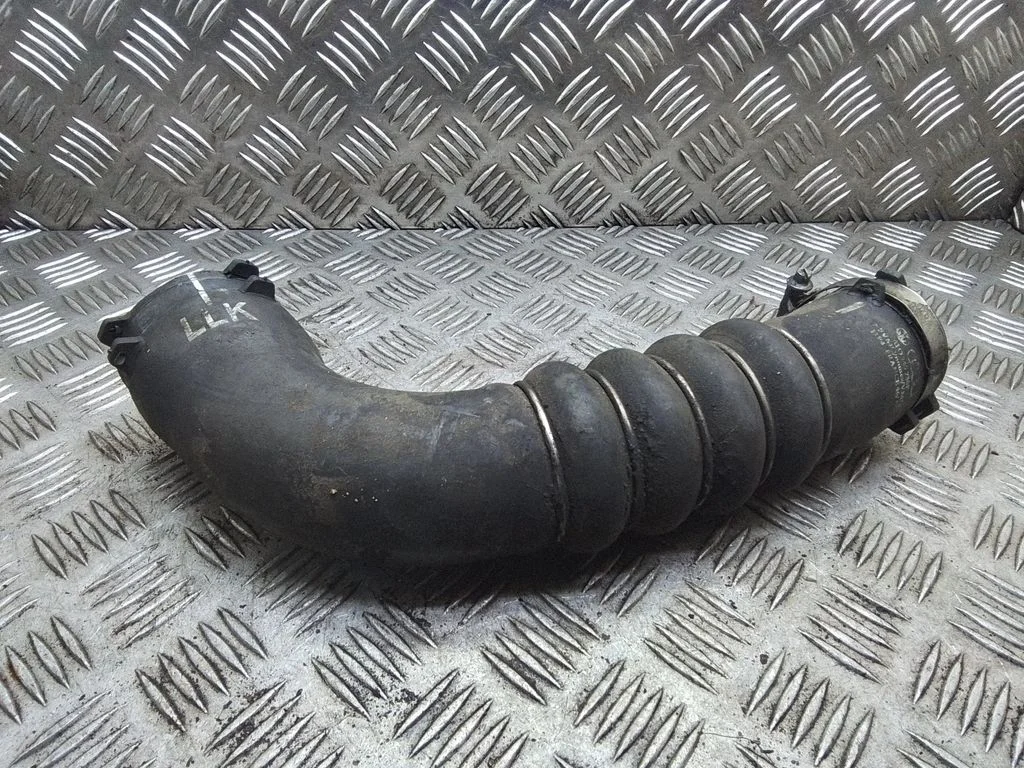 Vahejahuti voolik (-ud)/ toru (-d) – Audi A6 Allroad C6 (2006-2011)