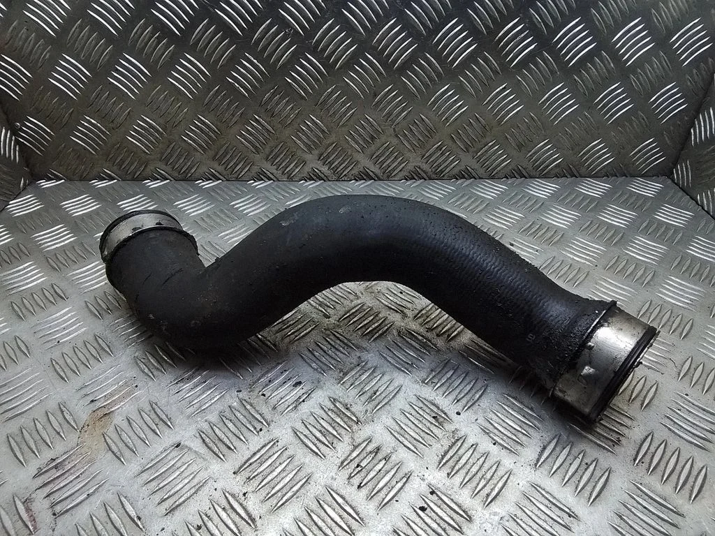 Vahejahuti voolik (-ud)/ toru (-d) – Mercedes-Benz C-klass W203 (2000-2007)