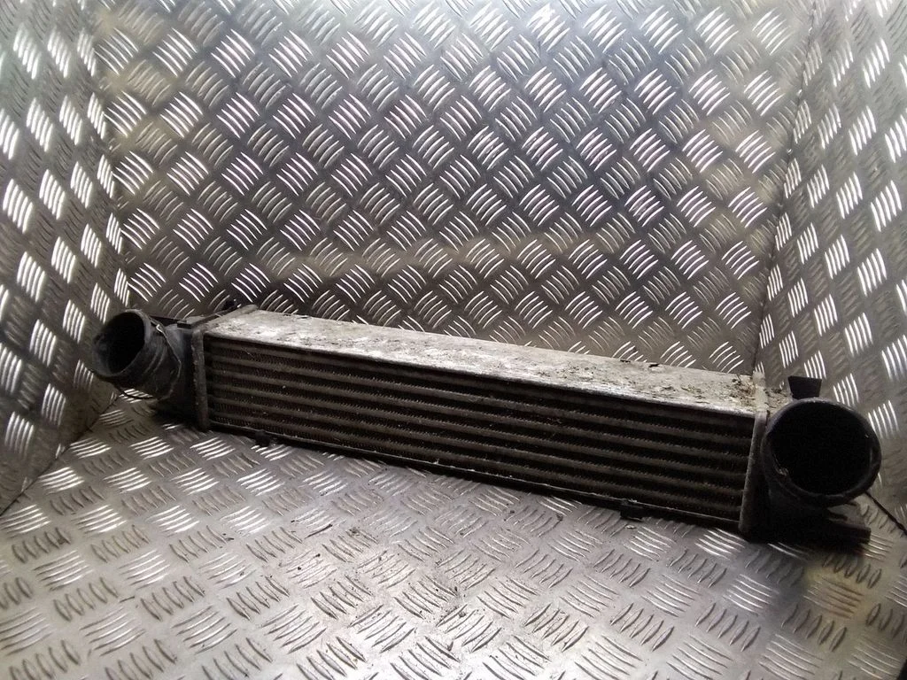 Starpdzesētāja (interkūlera) radiators – BMW 1. sērija E81 E87 (2004-2011)