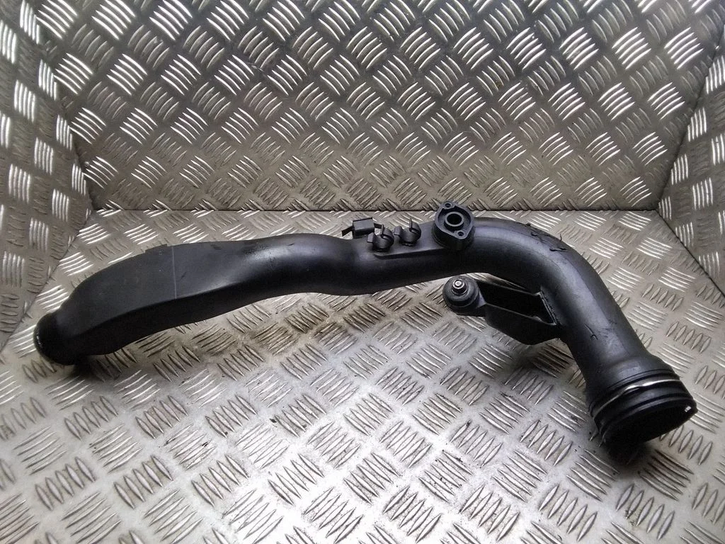 Intercooler hose/pipe – Volkswagen Passat B5.5 (2001-2005)