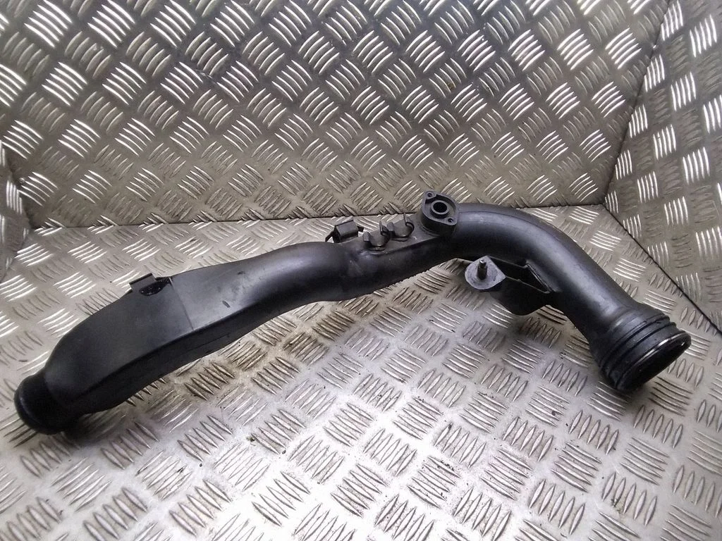 Intercooler hose/pipe – Volkswagen Passat B5.5 (2001-2005)