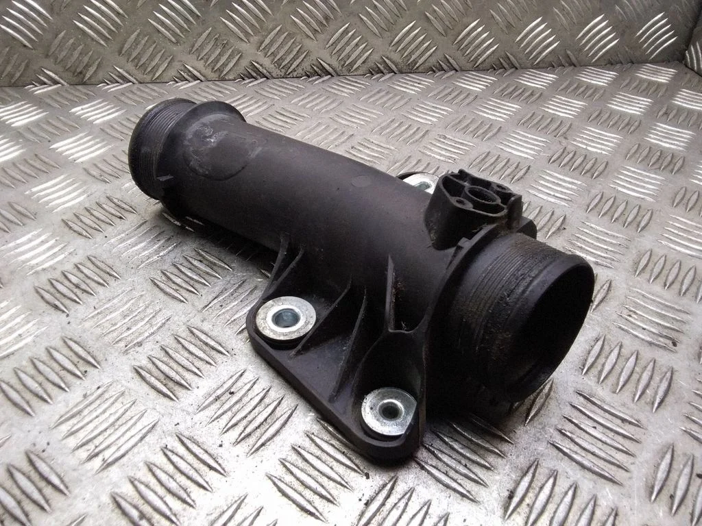 Vahejahuti voolik (-ud)/ toru (-d) – Audi A5 8T 8F (2007-2016)