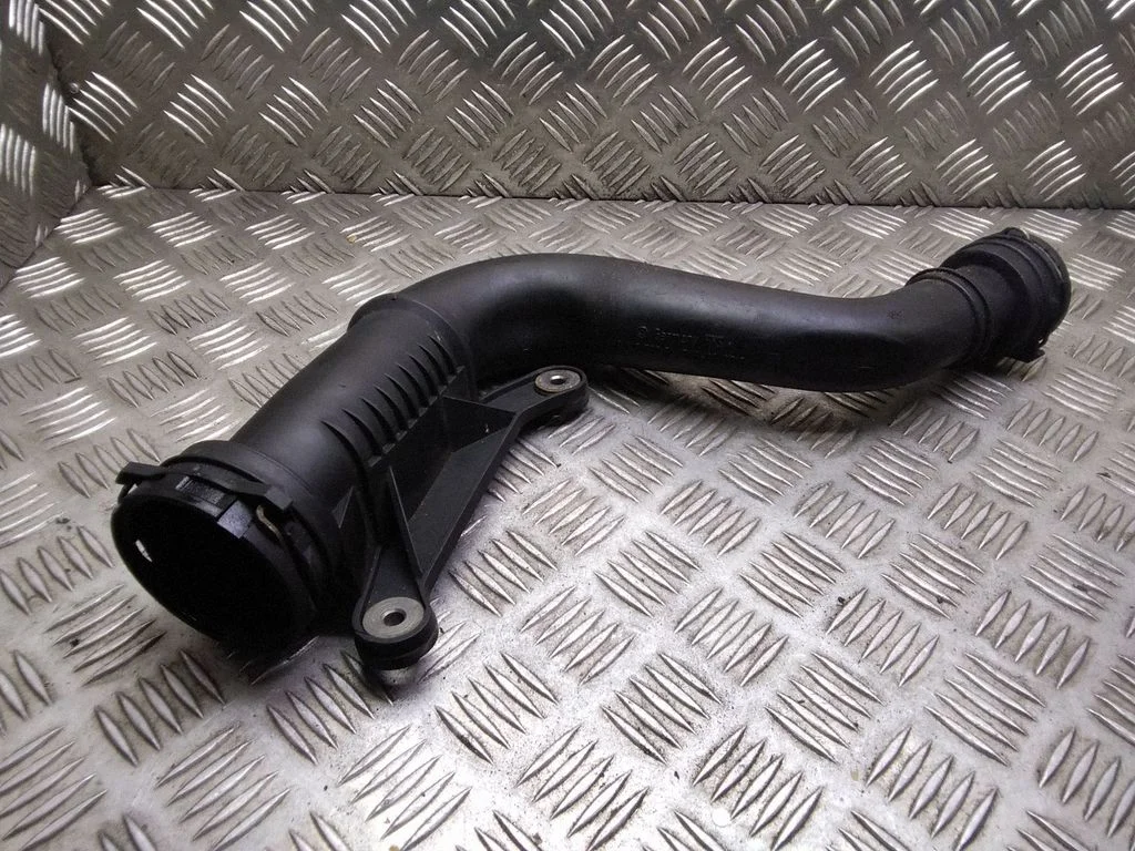 Intercooler hose/pipe – Volkswagen Passat B5.5 (2001-2005)