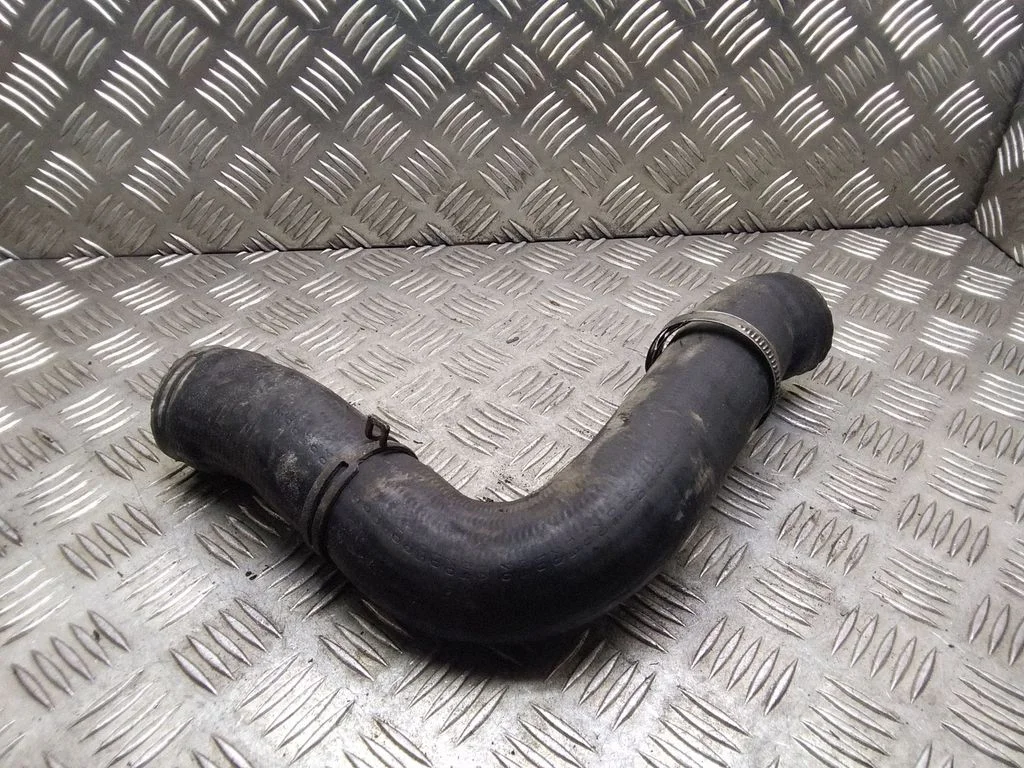 Vahejahuti voolik (-ud)/ toru (-d) – Volkswagen Sharan (2001-2010)