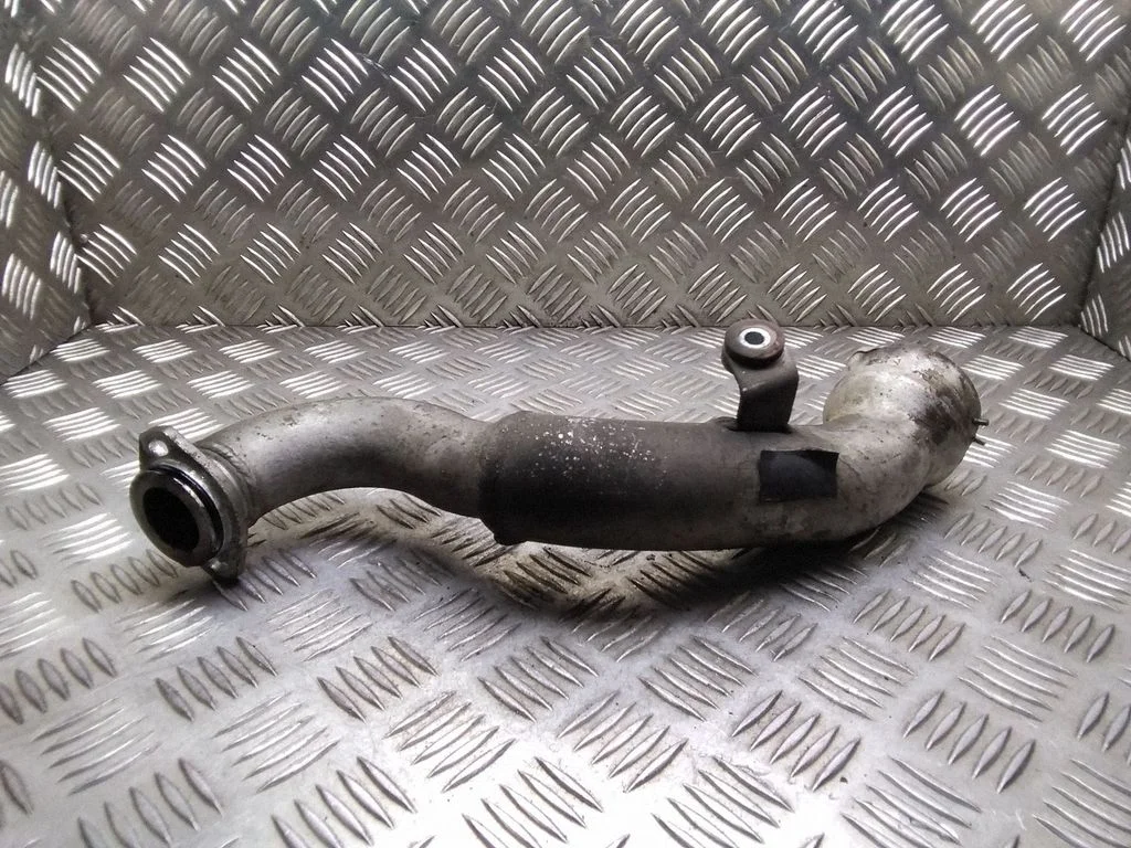 Intercooler hose/pipe – Volkswagen Phaeton (2002-2016)