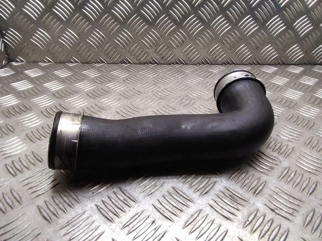 Starpdzesētāja šļūtene (-es)/ caurule (-es) – Volkswagen Golf Plus (2005-2013)