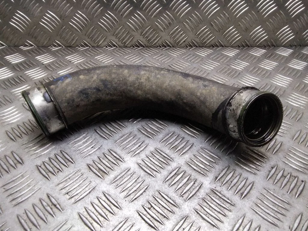 Intercooler hose/pipe – Volkswagen Phaeton (2002-2016)