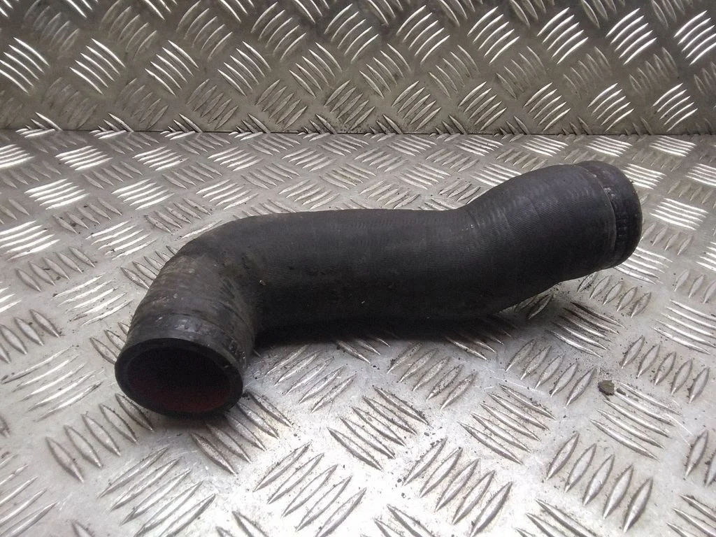 Intercooler hose/pipe – Volvo V70 (2000-2004)