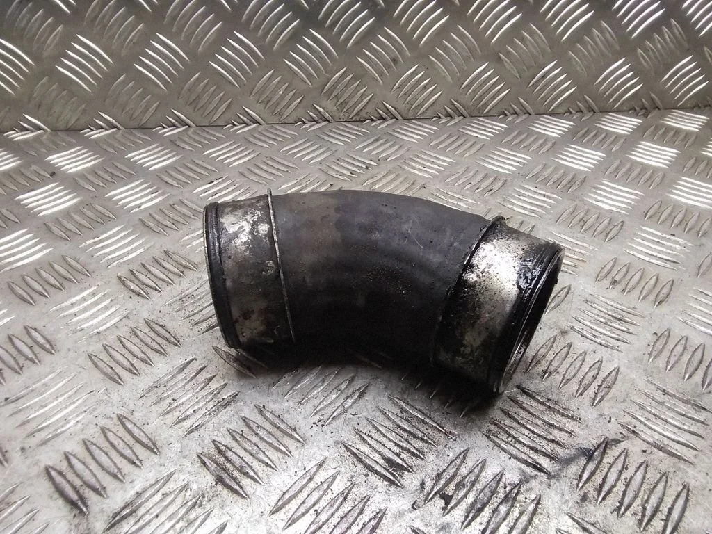 Vahejahuti voolik (-ud)/ toru (-d) – Volkswagen Transporter - Caravelle T5 (2003-2015)
