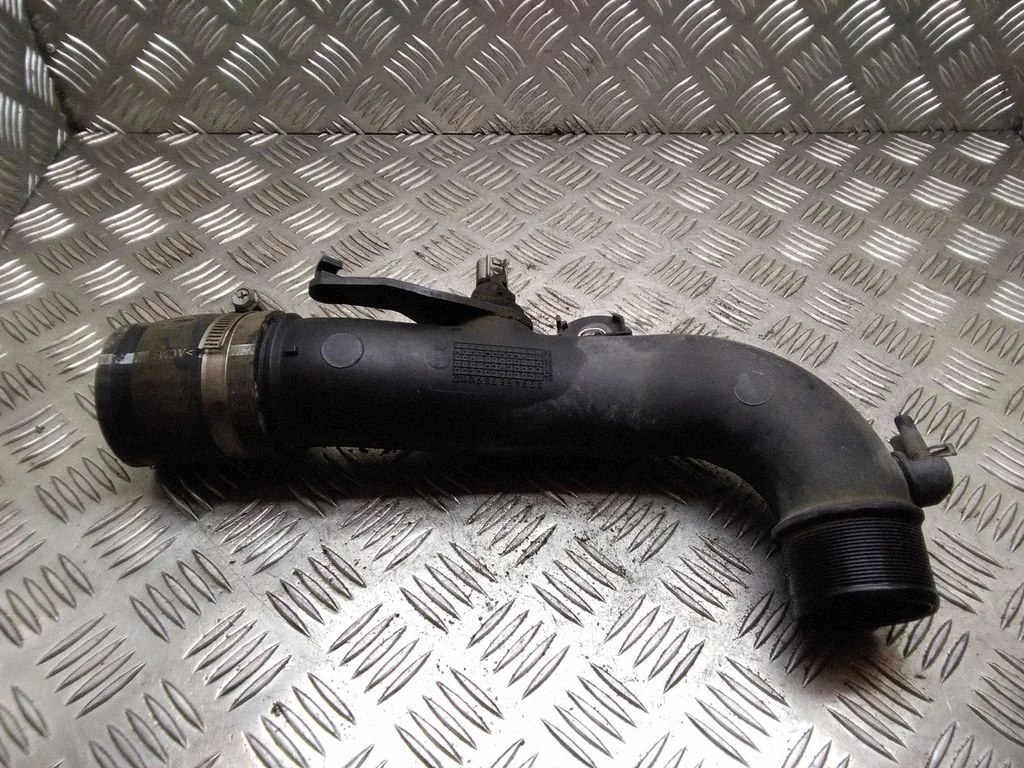 Wąż / rura intercoolera – Toyota Corolla Verso AR10 (2004-2009)